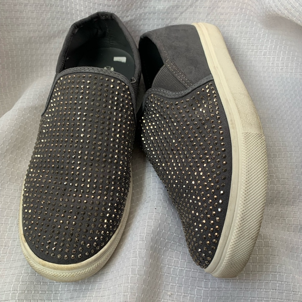 Madden girl 5.5 rhinestone slip on